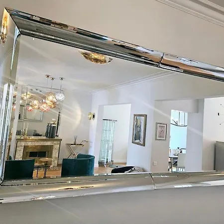 Executive Free Private Parking & Remote Office *