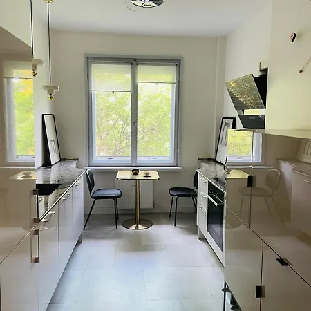 Executive Free Private Parking & Remote Office