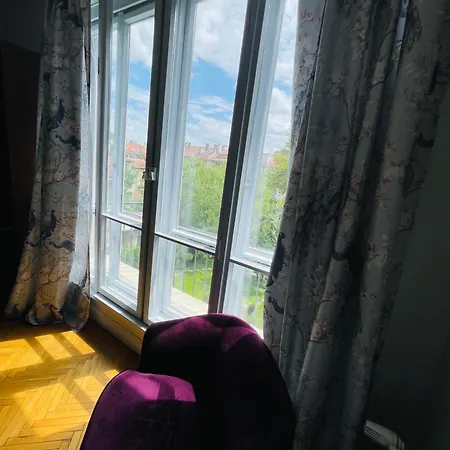 Executive Free Private Parking & Remote Office *